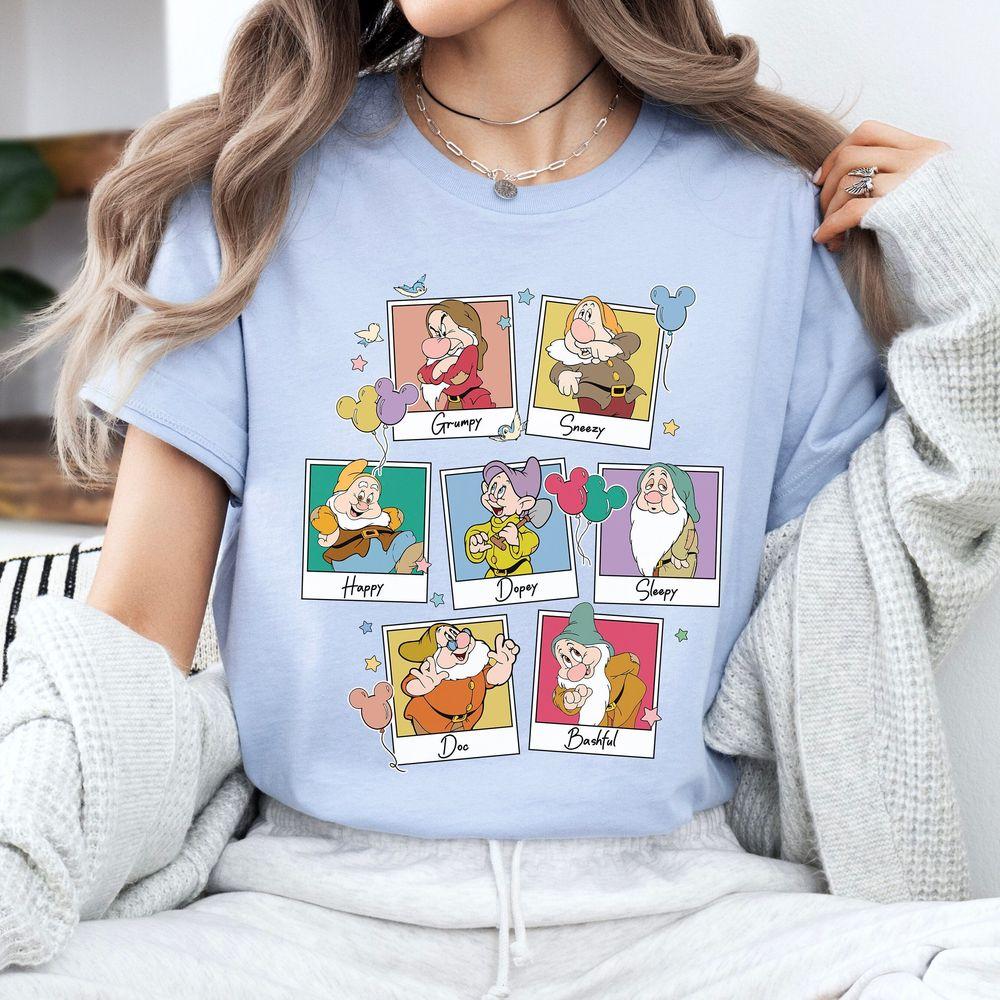 Disney The Seven Dwarfs Group Take Photos Apparel