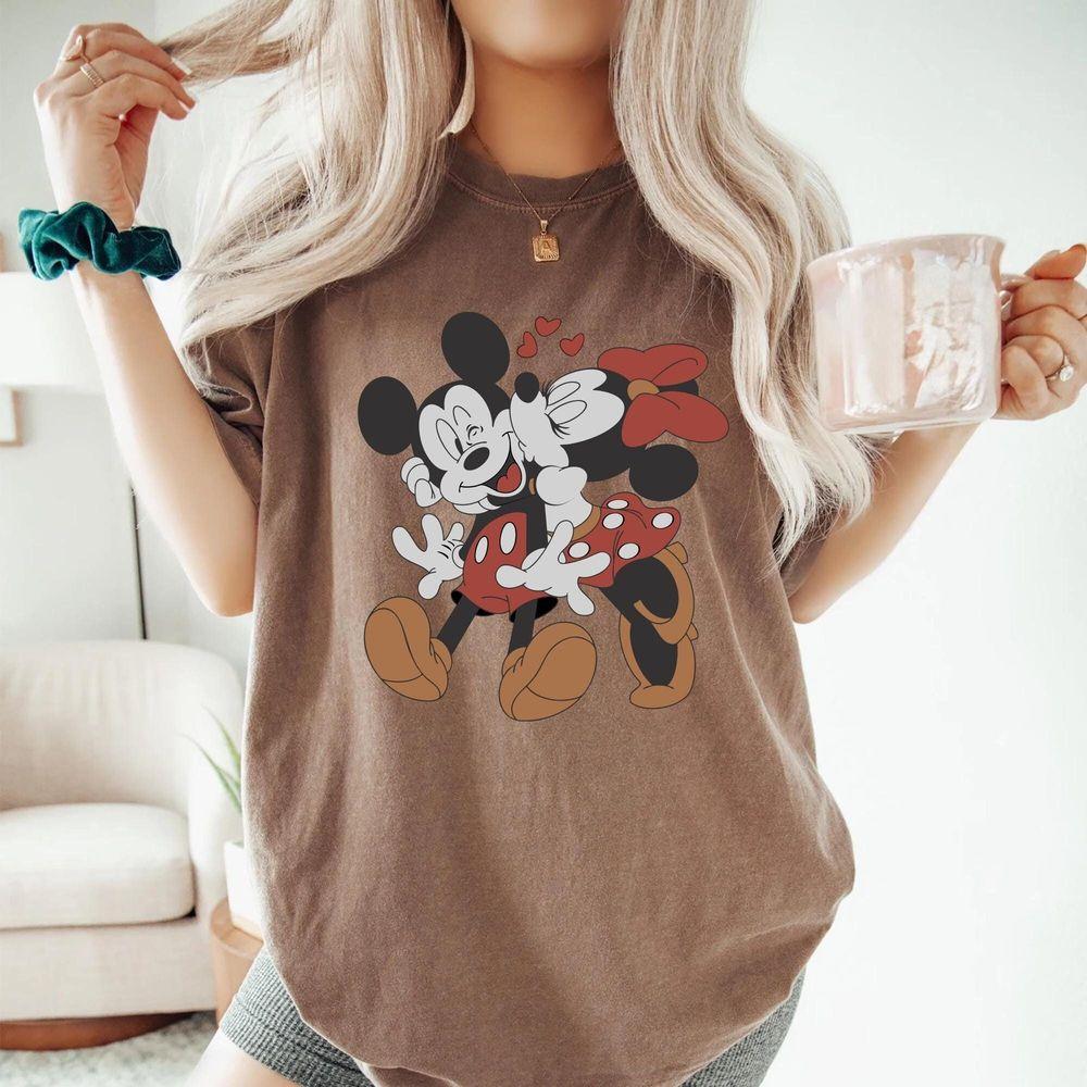 Disney Minnie Mickey Mouse Kiss Apparel