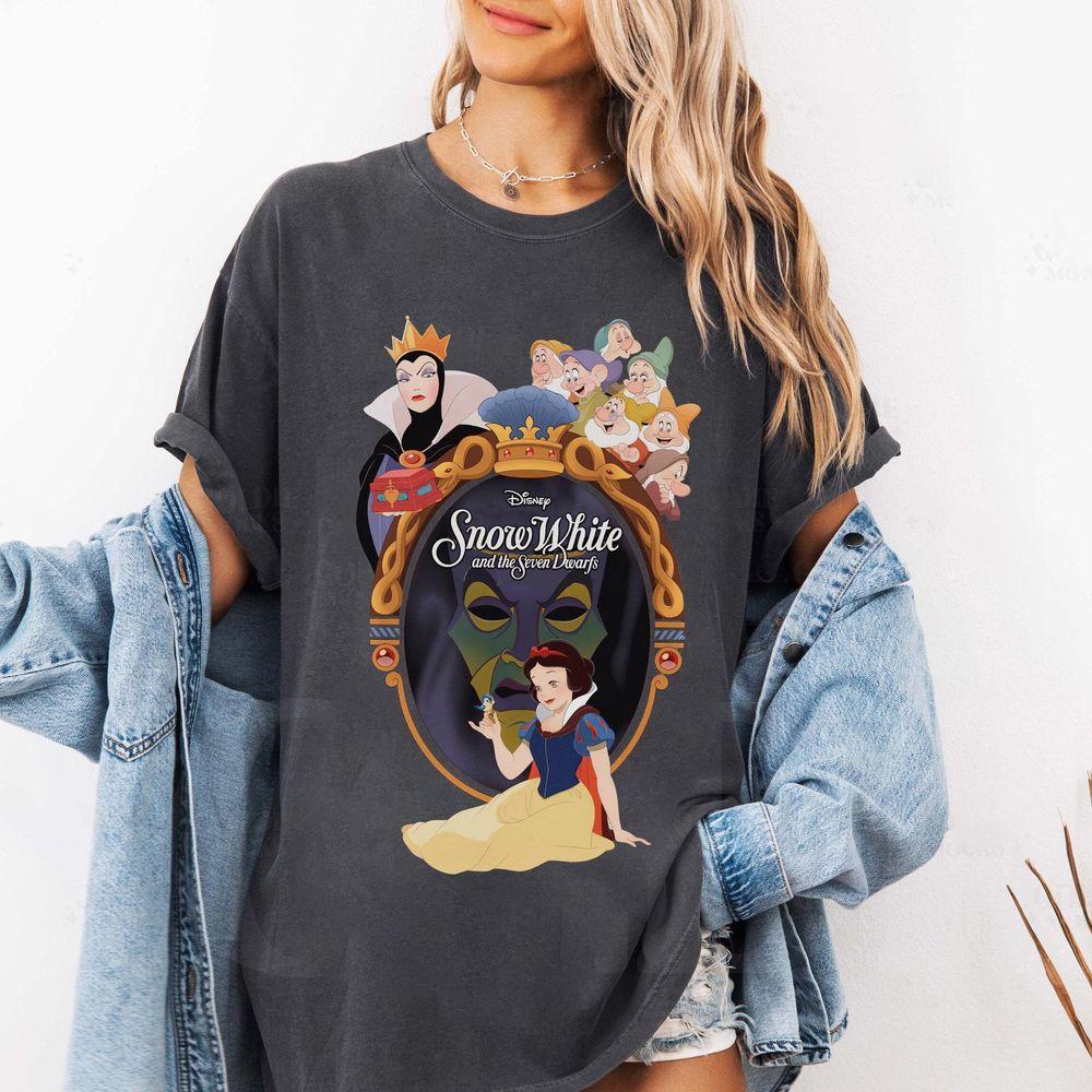 Disney Snow White And Seven Dwarfs Characters Group Merch